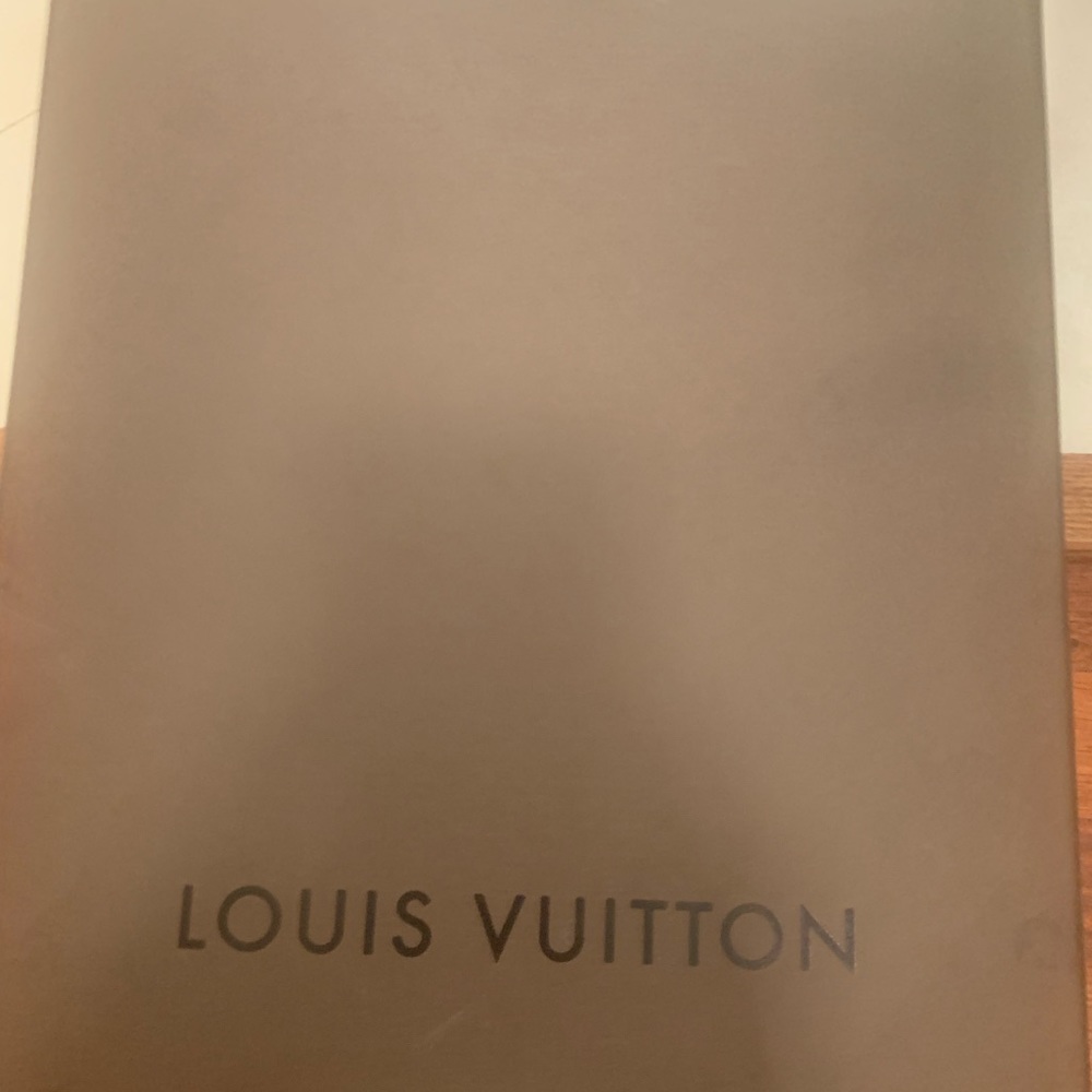 Louis Vuitton box